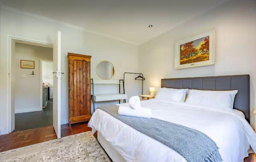 To Let 2 Bedroom Property for Rent in Tamboerskloof Western Cape